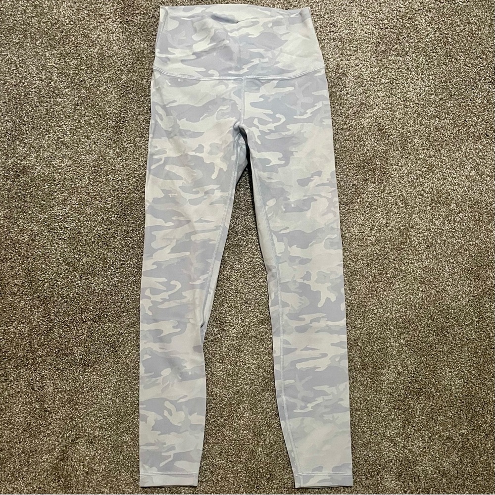 Lululemon Wunder under Leggings